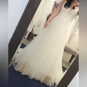 Brand new wedding dress!